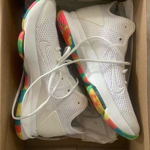 Men’s size 10 Nikes